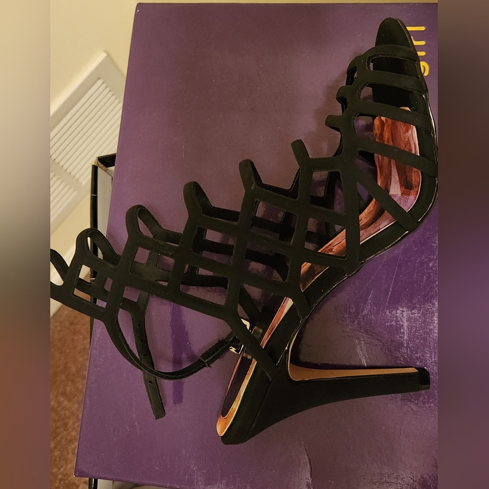 WOMANS madden Girl strappy black heels - Picture 3 of 6